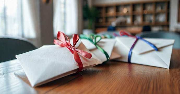 Envelopes com fitas: como escolher e personalizar para suas necessidades